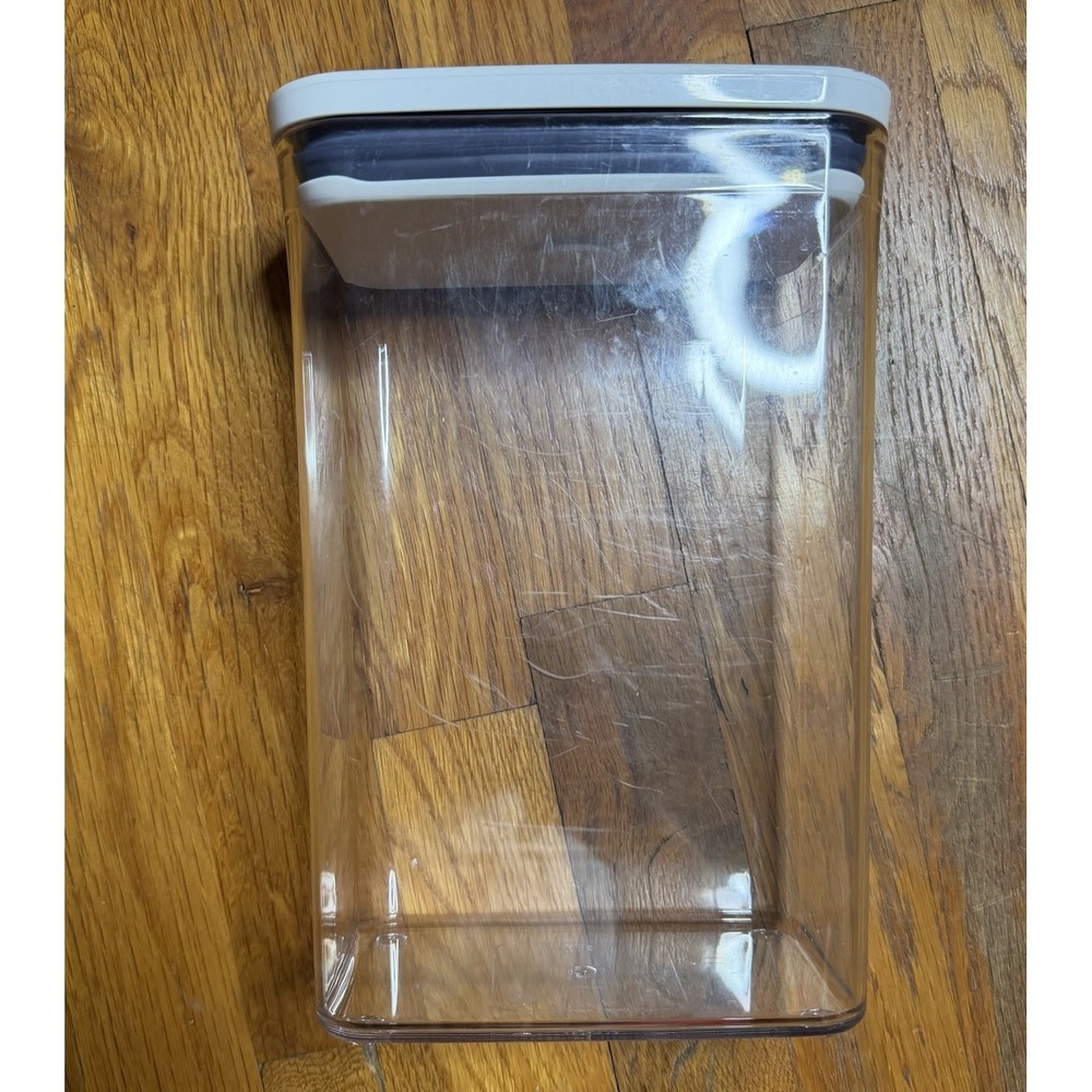 OXO Good Grips 2.7 Qt / 2.6 L Rectangle Pop Container w/ White Lid Medium